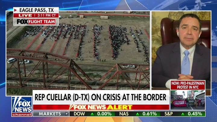 Top Democrat pushes for stronger border security: 'We’ve got to do something’