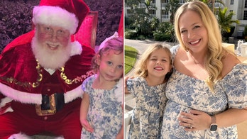 Little girl in Miami tells Santa she doesn't want to sit on his lap and his reaction goes viral