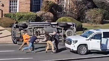 New York video captures wild highway brawl after vehicle crash